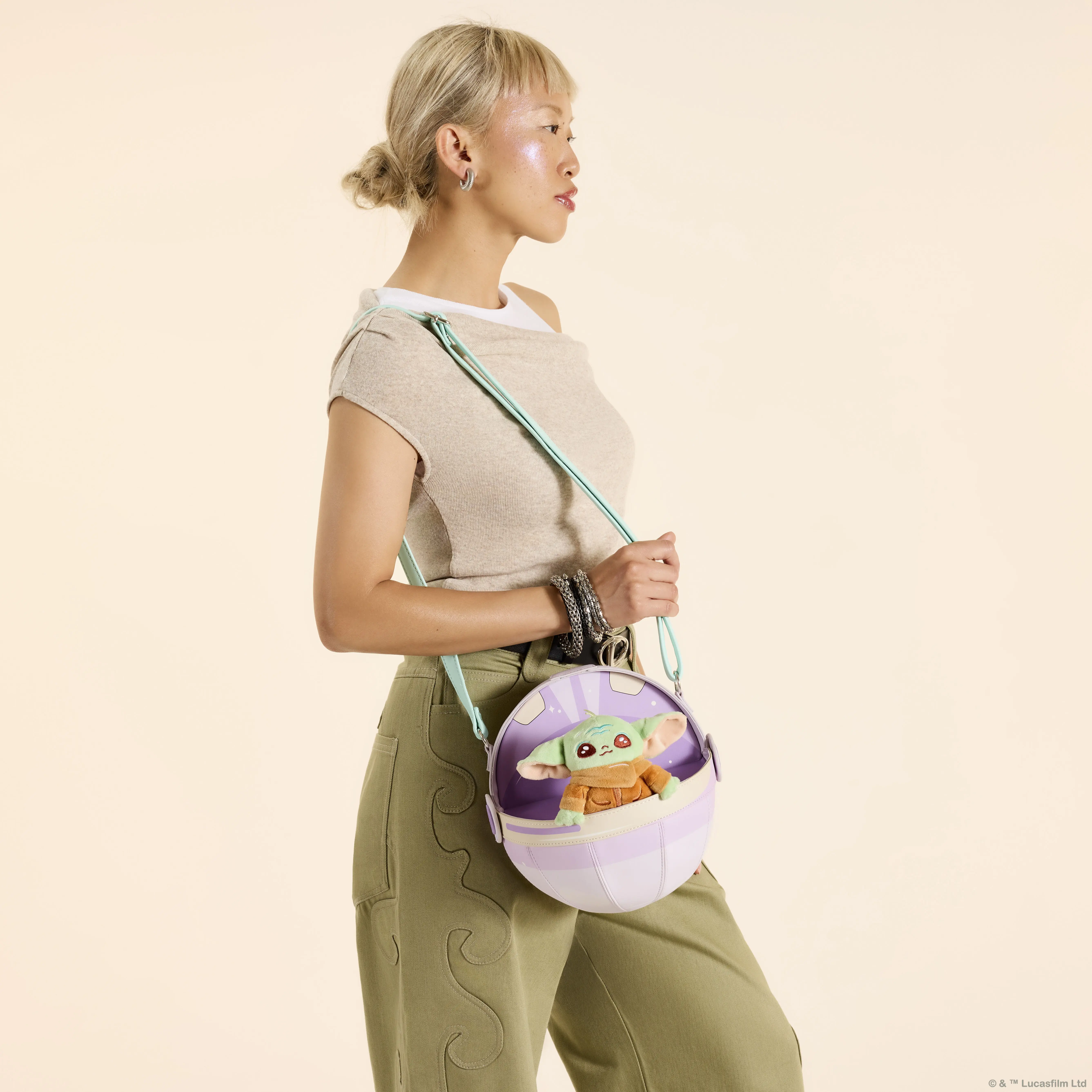 The Mandalorian Grogu Figural Pod Plush Crossbody Bag - Image 3